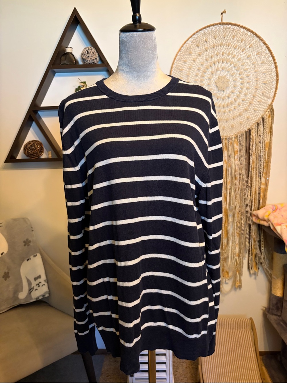 Old Navy XL Navy and White Striped Crewneck Sweater
